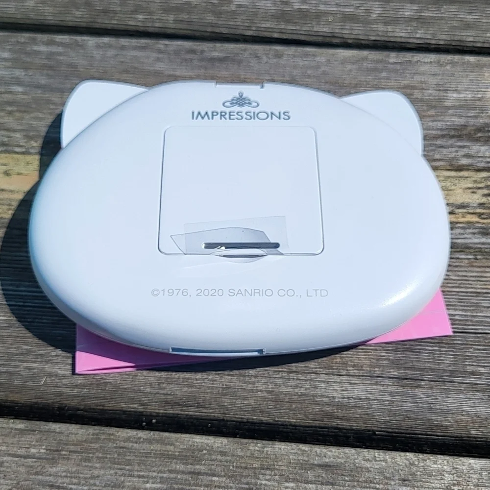 Hello Kitty Ultra Bright LED Magnifying Compact Mirror